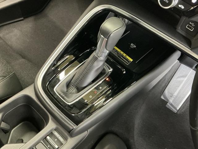 ヴェゼル e:HEVZ ナビ Rカメラ ブルートゥース フルセグ 衝突回避支援ブレーキ機能 スマキ Pトランク フルオートエアコン エアバッグ 両席エアバック 記録簿付 パワーウィンドウ LEDランプ ソナー クルーズC(17枚目)