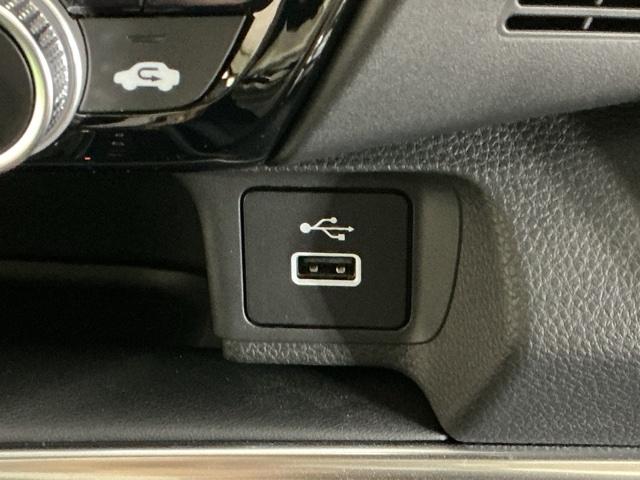 ヴェゼル e:HEVZ ナビ Rカメラ ブルートゥース フルセグ 衝突回避支援ブレーキ機能 スマキ Pトランク フルオートエアコン エアバッグ 両席エアバック 記録簿付 パワーウィンドウ LEDランプ ソナー クルーズC(19枚目)