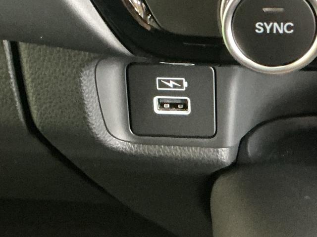 ヴェゼル e:HEVZ ナビ Rカメラ ブルートゥース フルセグ 衝突回避支援ブレーキ機能 スマキ Pトランク フルオートエアコン エアバッグ 両席エアバック 記録簿付 パワーウィンドウ LEDランプ ソナー クルーズC(20枚目)