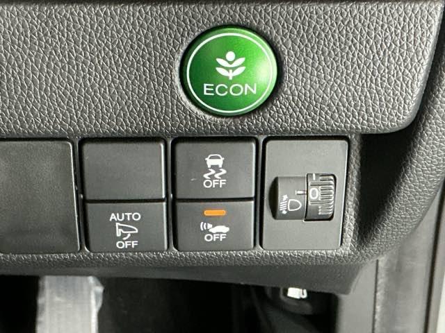 フィットハイブリッド Fパッケージ 運転席/助手席エアバッグ CD ABS 盗難警報装置 記録簿有り AUTOエアコン 助手席エアバック ECON 横滑り防止システム キーレスエントリー 運転席エアバック パワーステアリング(21枚目)