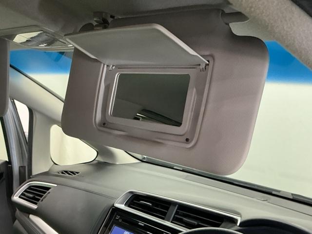 フィットハイブリッド Fパッケージ 運転席/助手席エアバッグ CD ABS 盗難警報装置 記録簿有り AUTOエアコン 助手席エアバック ECON 横滑り防止システム キーレスエントリー 運転席エアバック パワーステアリング(44枚目)