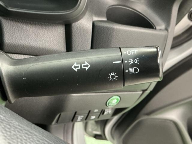 フィットハイブリッド Fパッケージ 運転席/助手席エアバッグ CD ABS 盗難警報装置 記録簿有り AUTOエアコン 助手席エアバック ECON 横滑り防止システム キーレスエントリー 運転席エアバック パワーステアリング(46枚目)