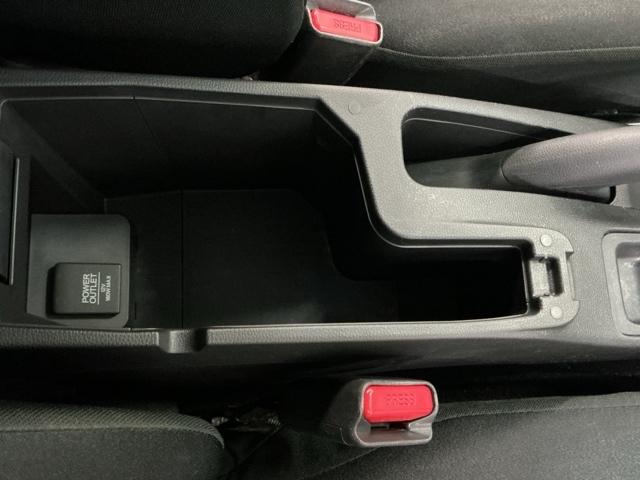 フィットハイブリッド Fパッケージ 運転席/助手席エアバッグ CD ABS 盗難警報装置 記録簿有り AUTOエアコン 助手席エアバック ECON 横滑り防止システム キーレスエントリー 運転席エアバック パワーステアリング(52枚目)