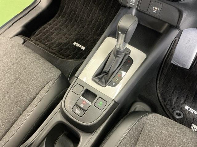 フィット e:HEVホーム ナビ Rカメラ ブルートゥース フルセグ 前後誤発進抑制機能 クリソナ 助手席エアバッグ 運転席エアバッグ アイドリングストップ LEDライト USB接続 バックカメラ ABS サイドエアバッグ(16枚目)