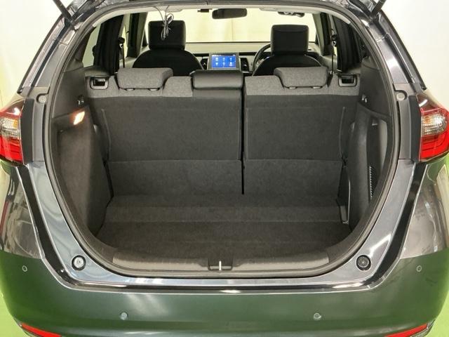 フィット e:HEVホーム ナビ Rカメラ ブルートゥース フルセグ 前後誤発進抑制機能 クリソナ 助手席エアバッグ 運転席エアバッグ アイドリングストップ LEDライト USB接続 バックカメラ ABS サイドエアバッグ(25枚目)