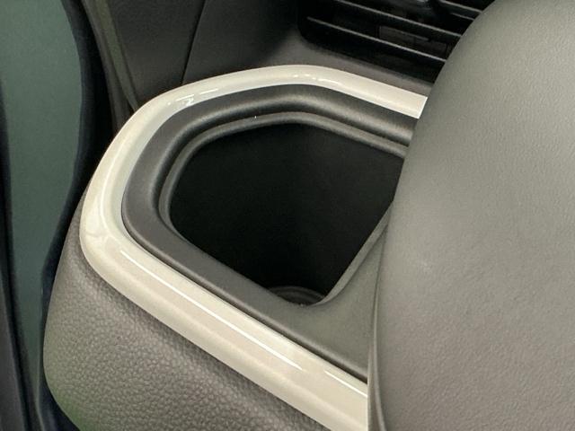 フィット e:HEVホーム ナビ Rカメラ ブルートゥース フルセグ 前後誤発進抑制機能 クリソナ 助手席エアバッグ 運転席エアバッグ アイドリングストップ LEDライト USB接続 バックカメラ ABS サイドエアバッグ(51枚目)