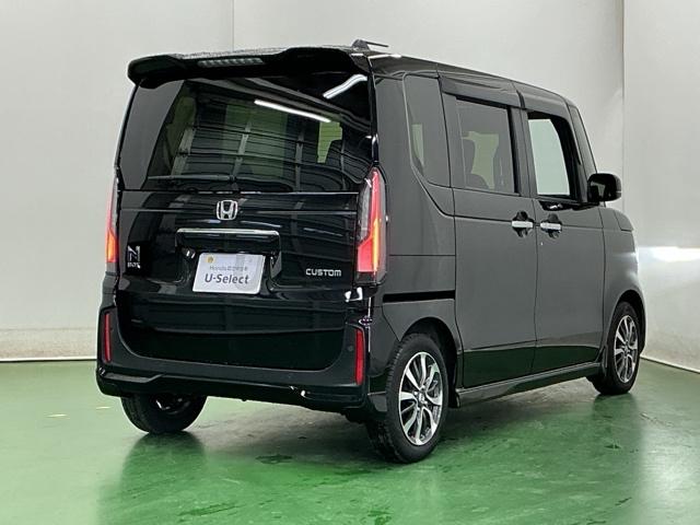 N-BOXカスタム ベースグレード ドラレコ ナビ Rカメラ ブルートゥース USB接続 CMBS Dレコ ベンチシート オートエアコン スマートキ LED 盗難防止装置 クルコン ETC バックカメラ フルセグTV パワーステアリング(8枚目)