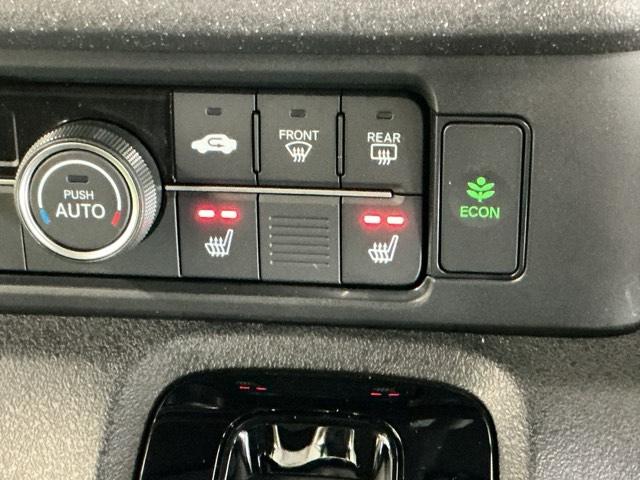 N-BOXカスタム ベースグレード ドラレコ ナビ Rカメラ ブルートゥース USB接続 CMBS Dレコ ベンチシート オートエアコン スマートキ LED 盗難防止装置 クルコン ETC バックカメラ フルセグTV パワーステアリング(16枚目)