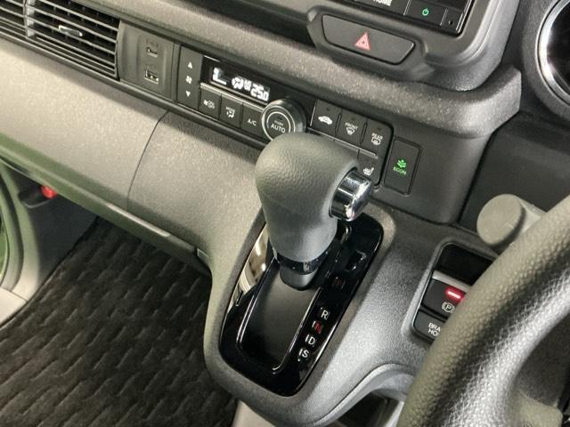 N-BOXカスタム ベースグレード ドラレコ ナビ Rカメラ ブルートゥース USB接続 CMBS Dレコ ベンチシート オートエアコン スマートキ LED 盗難防止装置 クルコン ETC バックカメラ フルセグTV パワーステアリング(19枚目)