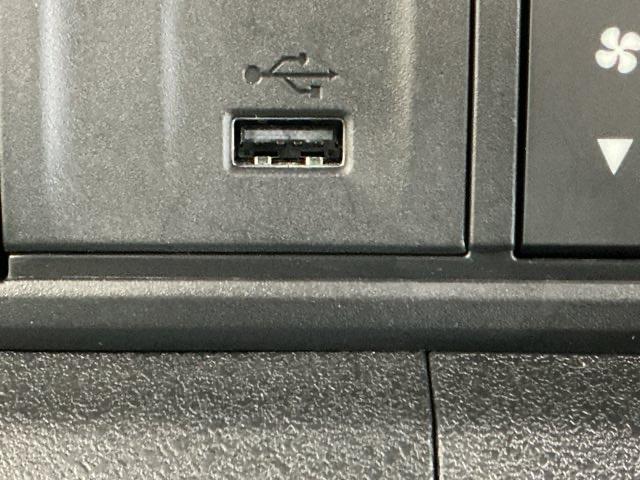 N-BOXカスタム ベースグレード ドラレコ ナビ Rカメラ ブルートゥース USB接続 CMBS Dレコ ベンチシート オートエアコン スマートキ LED 盗難防止装置 クルコン ETC バックカメラ フルセグTV パワーステアリング(21枚目)