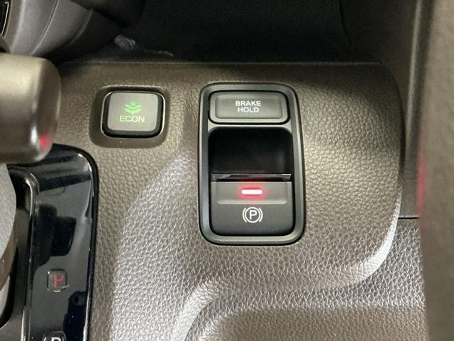 N-WGN Lホンダセンシング ナビ Rカメラ ブルートゥース フルセグ ETC装備 Bモニタ 誤発進抑制 LEDランプ シートヒータ オートライト DVD 横滑り防止機能 USBポート パーキングセンサー セキュリティアラーム(16枚目)