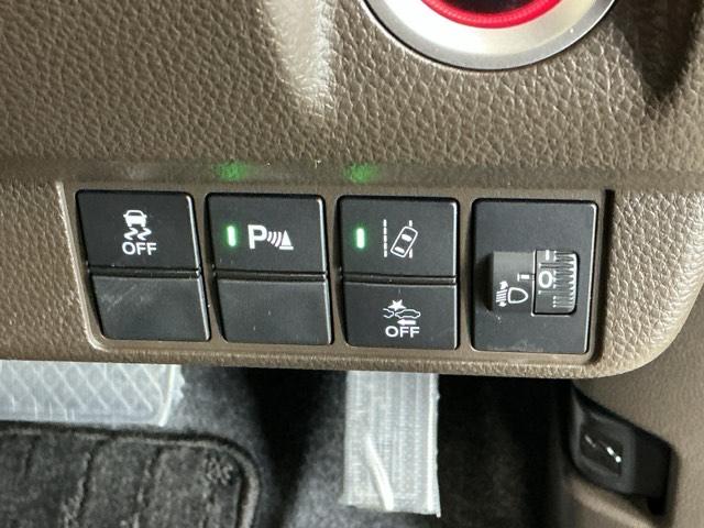 N-WGN Lホンダセンシング ナビ Rカメラ ブルートゥース フルセグ ETC装備 Bモニタ 誤発進抑制 LEDランプ シートヒータ オートライト DVD 横滑り防止機能 USBポート パーキングセンサー セキュリティアラーム(29枚目)