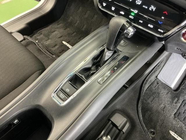 ヴェゼル X・ホンダセンシング ナビ Rカメラ ブルートゥース フルセグTV Wエアバッグ 盗難防止 アクティブクルーズコントロール オートエアコン LEDランプ 衝突軽減ブレ-キ パワステ 整備記録簿 カーテンエアバック ABS(16枚目)