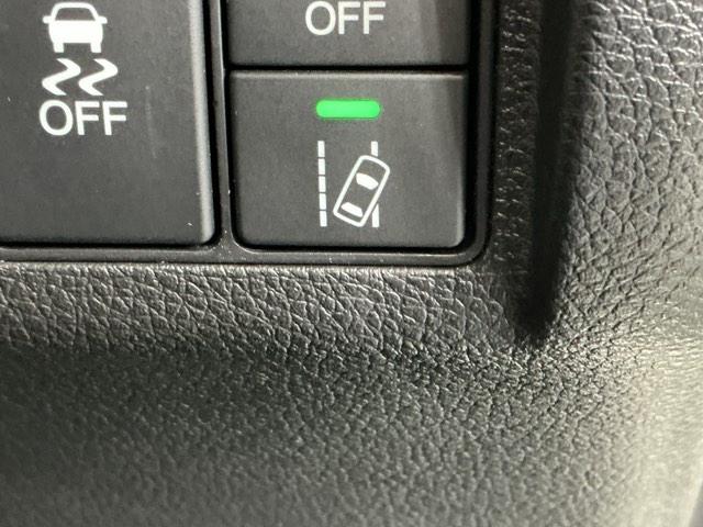 ヴェゼル X・ホンダセンシング ナビ Rカメラ ブルートゥース フルセグTV Wエアバッグ 盗難防止 アクティブクルーズコントロール オートエアコン LEDランプ 衝突軽減ブレ-キ パワステ 整備記録簿 カーテンエアバック ABS(24枚目)