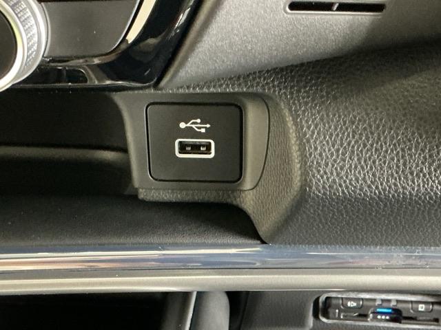 ヴェゼル e:HEVX ドラレコ ナビ Rカメラ ブルートゥース ソナー クルコン エアコン シ-トヒ-タ- スマキー VSA LEDライト ETC車載器 DVD エアバッグ ABS 地デジTV キーレスエントリー(21枚目)