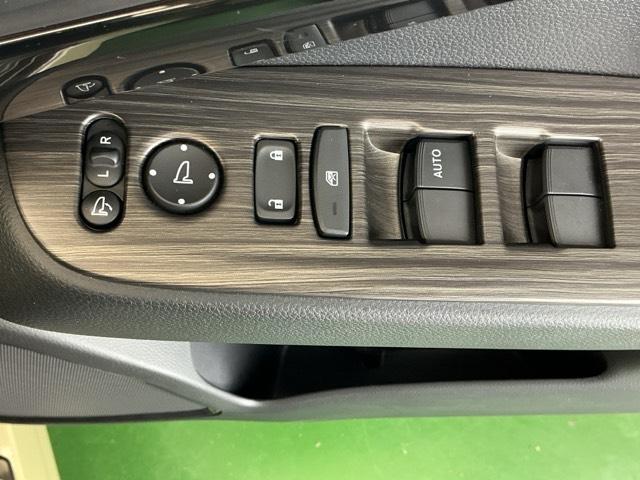 ヴェゼル e:HEVX ドラレコ ナビ Rカメラ ブルートゥース ソナー クルコン エアコン シ-トヒ-タ- スマキー VSA LEDライト ETC車載器 DVD エアバッグ ABS 地デジTV キーレスエントリー(58枚目)