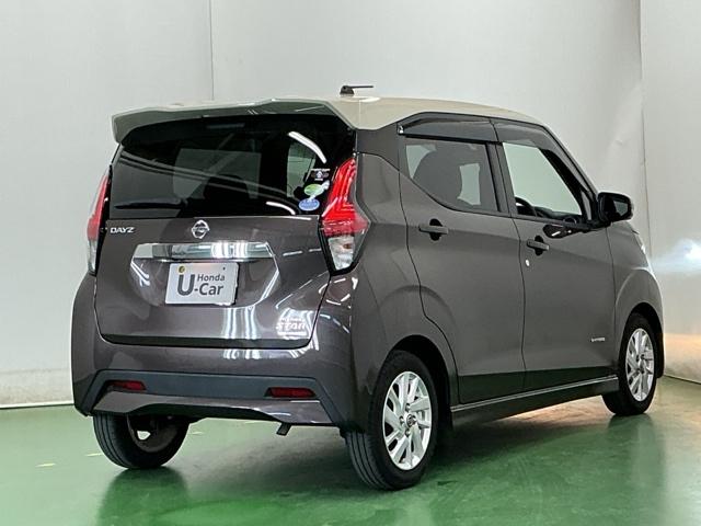 デイズ ハイウェイスターＸ　ナビ　Ｒカメラ　ブルートゥース　ＣＤ　ＥＴＣ　ＤＶＤ再生可能　フロントベンチシート　横滑り防止　全周囲カメラ　ＬＥＤ　イモビライザー　インテリジェントキー　アイドリングストップ　オートエアコン　記録簿（9枚目）