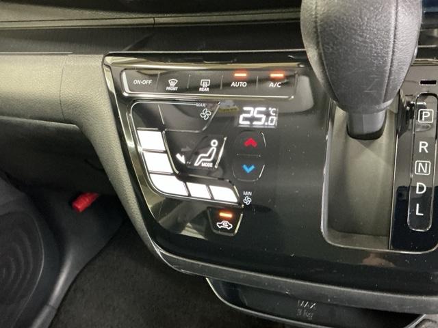 デイズ ハイウェイスターＸ　ナビ　Ｒカメラ　ブルートゥース　ＣＤ　ＥＴＣ　ＤＶＤ再生可能　フロントベンチシート　横滑り防止　全周囲カメラ　ＬＥＤ　イモビライザー　インテリジェントキー　アイドリングストップ　オートエアコン　記録簿（15枚目）