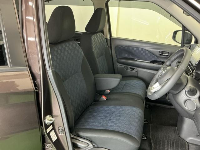 デイズ ハイウェイスターＸ　ナビ　Ｒカメラ　ブルートゥース　ＣＤ　ＥＴＣ　ＤＶＤ再生可能　フロントベンチシート　横滑り防止　全周囲カメラ　ＬＥＤ　イモビライザー　インテリジェントキー　アイドリングストップ　オートエアコン　記録簿（19枚目）