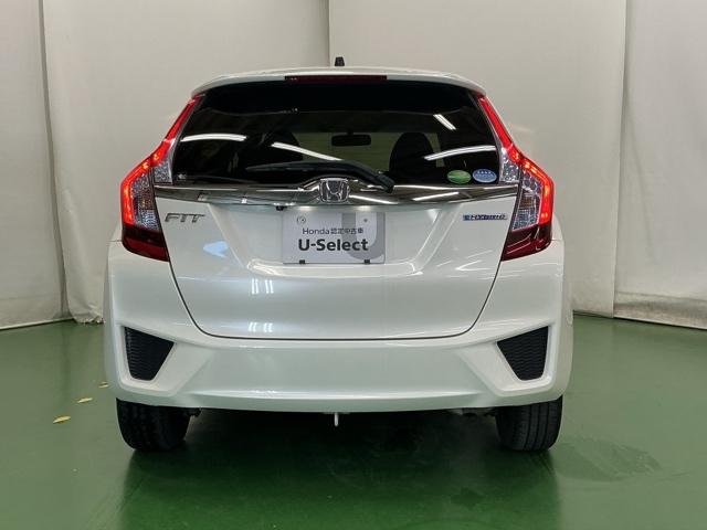 フィットハイブリッド Fパッケージコンフォートエディション ナビ Rカメラ ブルートゥース フルセグTV 地デジフルセグ セキュリティアラーム リアカメラ ETC車載器 エアコン スマートキー アイドリングストップ キーレス 前席シートヒーター ABS(9枚目)