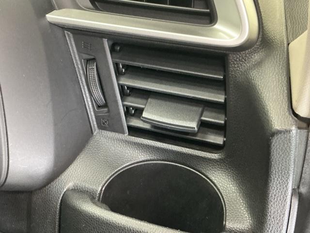 フィットハイブリッド Fパッケージコンフォートエディション ナビ Rカメラ ブルートゥース フルセグTV 地デジフルセグ セキュリティアラーム リアカメラ ETC車載器 エアコン スマートキー アイドリングストップ キーレス 前席シートヒーター ABS(51枚目)