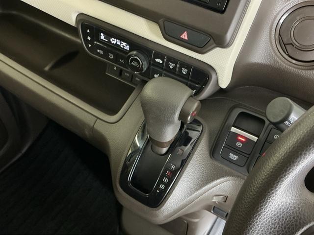 Ｎ－ＢＯＸ Ｌ　ナビ　Ｒカメラ　ブルートゥース　フルセグ　衝突回避支援ブレーキ　Ｉ－ＳＴＯＰ　クリソナ　ＰＷ　パワステ　Ｓヒーター　スマ－トキ－　Ｂカメ　地デジＴＶ　横滑り防止　整備記録簿　ＬＥＤライト　エアコン付き（16枚目）