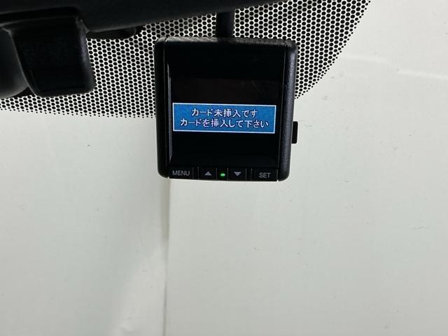 フリードハイブリッド ハイブリッド・Ｇ　ドラレコ　ナビ　Ｒカメラ　ブルートゥース　両電動ドア　クルコン　スマキー　パワーステアリング　ＬＥＤライト　フルセグＴＶ　ＥＴＣ付　フルオートエアコン　Ｂカメラ　盗難防止システム　シートＨ　キーフリー（13枚目）