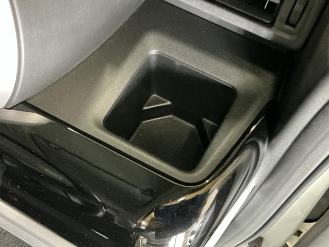 スペーシアカスタム ハイブリッドＸＳ　ドラレコ　ナビ　Ｒカメラ　ブルートゥース　Ｗ電動ドア　クリアランスソナ　スマートキー・プッシュスタート　地デジチューナー　ＤＶＤプレーヤー　ＶＳＡ　シ－トヒ－タ－　助手席エアバッグ　運転席エアバッグ（18枚目）