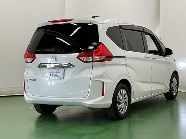 フリード Ｇ・ホンダセンシング　ドラレコ　ナビ　Ｒカメラ　ブルートゥース　スマートキーＰスタート　ＵＳＢ入力　盗難防止システム　横滑防止装置　ＬＥＤランプ　記録簿　リアカメ　クルコン　Ｄレコ　パワーウインド　ウォークスルー　エアコン（8枚目）