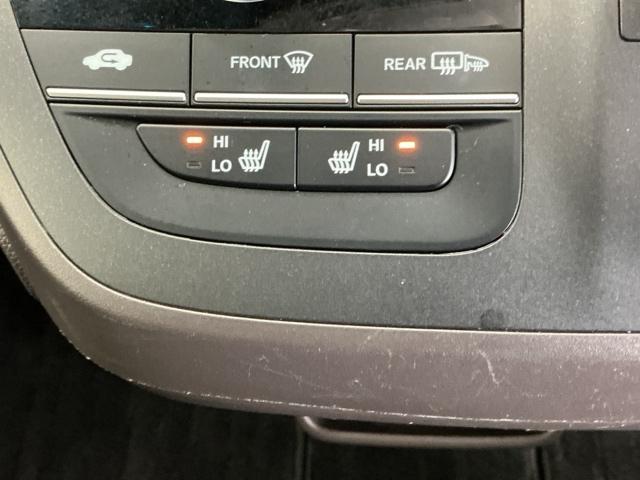 フリード Ｇ・ホンダセンシング　ドラレコ　ナビ　Ｒカメラ　ブルートゥース　スマートキーＰスタート　ＵＳＢ入力　盗難防止システム　横滑防止装置　ＬＥＤランプ　記録簿　リアカメ　クルコン　Ｄレコ　パワーウインド　ウォークスルー　エアコン（15枚目）