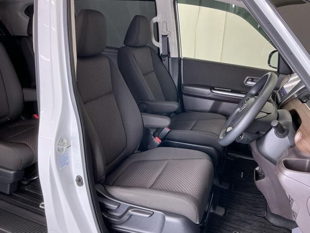 フリード Ｇ・ホンダセンシング　ドラレコ　ナビ　Ｒカメラ　ブルートゥース　スマートキーＰスタート　ＵＳＢ入力　盗難防止システム　横滑防止装置　ＬＥＤランプ　記録簿　リアカメ　クルコン　Ｄレコ　パワーウインド　ウォークスルー　エアコン（21枚目）