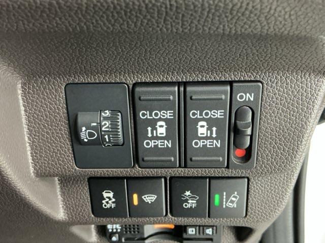 フリード Ｇ・ホンダセンシング　ドラレコ　ナビ　Ｒカメラ　ブルートゥース　スマートキーＰスタート　ＵＳＢ入力　盗難防止システム　横滑防止装置　ＬＥＤランプ　記録簿　リアカメ　クルコン　Ｄレコ　パワーウインド　ウォークスルー　エアコン（26枚目）