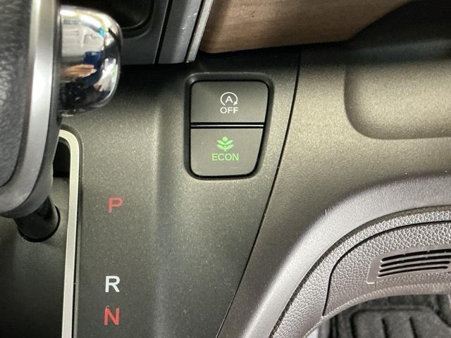 フリード Ｇ・ホンダセンシング　ドラレコ　ナビ　Ｒカメラ　ブルートゥース　スマートキーＰスタート　ＵＳＢ入力　盗難防止システム　横滑防止装置　ＬＥＤランプ　記録簿　リアカメ　クルコン　Ｄレコ　パワーウインド　ウォークスルー　エアコン（29枚目）