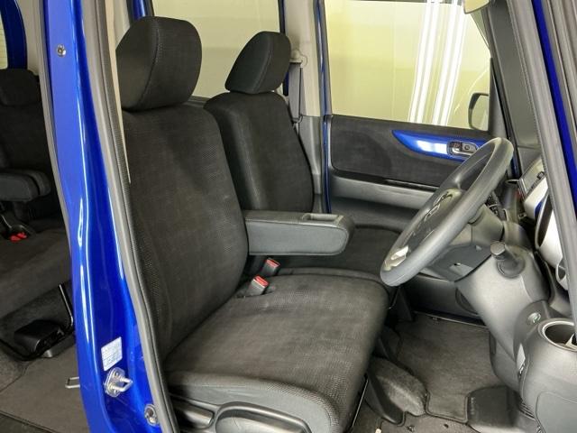 Ｎ－ＢＯＸ ２トーンカラースタイルＧ・Ｌパッケージ　Ｒカメラ　ＣＤ　ＥＴＣ　ワンセグ　アルミホイール　左右エアバック　Ｓキー　横滑り防止装置付　記録簿　パワーウィンドウ　盗難防止装置　パワーステアリング　ＩＳＴＯＰ　ベンチＳ　ＡＢＳ　エアコン（19枚目）