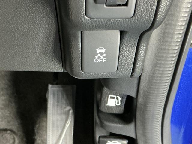 Ｎ－ＢＯＸ ２トーンカラースタイルＧ・Ｌパッケージ　Ｒカメラ　ＣＤ　ＥＴＣ　ワンセグ　アルミホイール　左右エアバック　Ｓキー　横滑り防止装置付　記録簿　パワーウィンドウ　盗難防止装置　パワーステアリング　ＩＳＴＯＰ　ベンチＳ　ＡＢＳ　エアコン（23枚目）