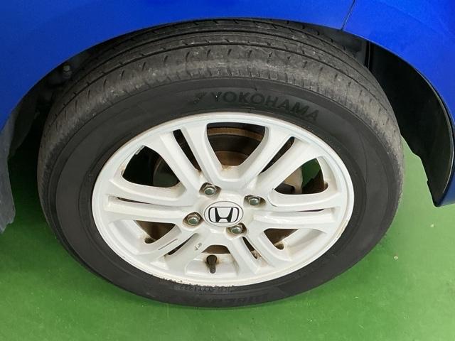 Ｎ－ＢＯＸ ２トーンカラースタイルＧ・Ｌパッケージ　Ｒカメラ　ＣＤ　ＥＴＣ　ワンセグ　アルミホイール　左右エアバック　Ｓキー　横滑り防止装置付　記録簿　パワーウィンドウ　盗難防止装置　パワーステアリング　ＩＳＴＯＰ　ベンチＳ　ＡＢＳ　エアコン（29枚目）