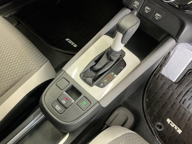 フィット ｅ：ＨＥＶクロスター　ドラレコ　ナビ　Ｒカメラ　ブルートゥース　インテリキー　キーフリー　ＬＥＤヘットライト　イモビライザー　サイドカーテンエアバック　Ｃソナー　クルコン　パワーウインドウ　エアコン　ＵＳＢ　記録簿　ＥＴＣ（18枚目）