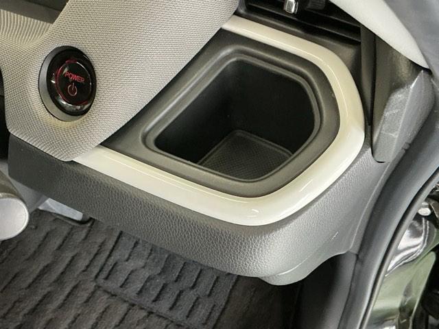 フィット ｅ：ＨＥＶクロスター　ドラレコ　ナビ　Ｒカメラ　ブルートゥース　インテリキー　キーフリー　ＬＥＤヘットライト　イモビライザー　サイドカーテンエアバック　Ｃソナー　クルコン　パワーウインドウ　エアコン　ＵＳＢ　記録簿　ＥＴＣ（19枚目）