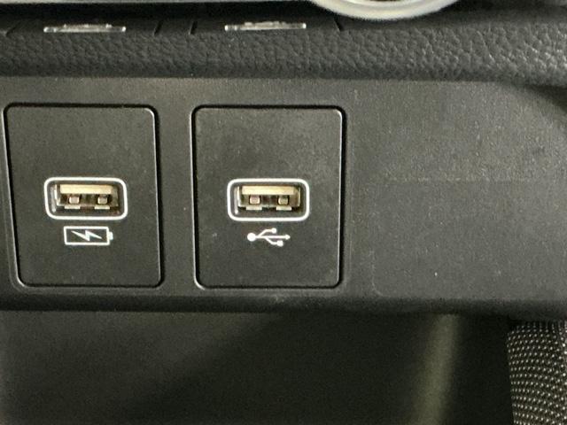 フィット ｅ：ＨＥＶクロスター　ドラレコ　ナビ　Ｒカメラ　ブルートゥース　インテリキー　キーフリー　ＬＥＤヘットライト　イモビライザー　サイドカーテンエアバック　Ｃソナー　クルコン　パワーウインドウ　エアコン　ＵＳＢ　記録簿　ＥＴＣ（20枚目）