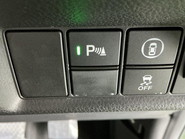 フィット ｅ：ＨＥＶクロスター　ドラレコ　ナビ　Ｒカメラ　ブルートゥース　インテリキー　キーフリー　ＬＥＤヘットライト　イモビライザー　サイドカーテンエアバック　Ｃソナー　クルコン　パワーウインドウ　エアコン　ＵＳＢ　記録簿　ＥＴＣ（22枚目）