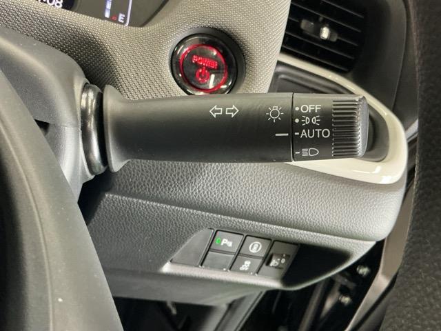 フィット ｅ：ＨＥＶクロスター　ドラレコ　ナビ　Ｒカメラ　ブルートゥース　インテリキー　キーフリー　ＬＥＤヘットライト　イモビライザー　サイドカーテンエアバック　Ｃソナー　クルコン　パワーウインドウ　エアコン　ＵＳＢ　記録簿　ＥＴＣ（27枚目）