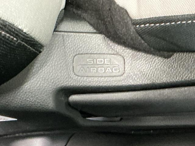 フィット ｅ：ＨＥＶクロスター　ドラレコ　ナビ　Ｒカメラ　ブルートゥース　インテリキー　キーフリー　ＬＥＤヘットライト　イモビライザー　サイドカーテンエアバック　Ｃソナー　クルコン　パワーウインドウ　エアコン　ＵＳＢ　記録簿　ＥＴＣ（62枚目）