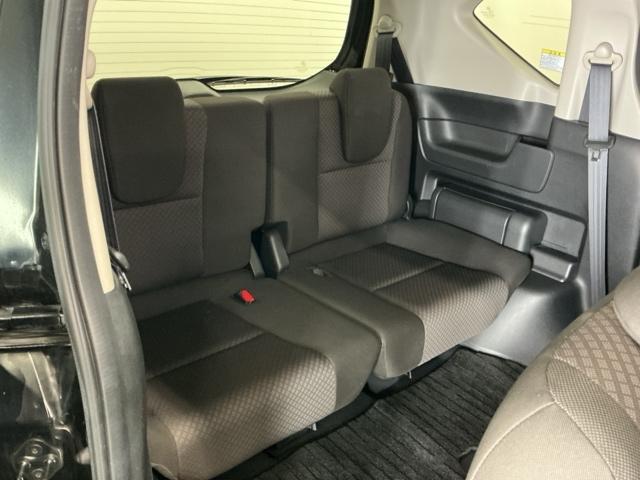 フリード Ｇ・ホンダセンシング　ドラレコ　ナビ　Ｒカメラ　後席モニター　Ｗ電動ドア　キーフリ　スマートキーシステム　イモビ　ＵＳＢポート　カラーバックモニター　横滑防止装置　ＬＥＤランプ　整備点検記録簿　エアコン　クルコン　ＳＲＳ（25枚目）