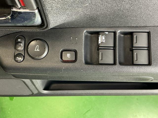 ライフ ディーバスマートスタイル　ナビ　Ｒカメラ　ＣＤ　ＥＴＣ　ＤＶＤ　バックカメ　パワステ　スマートキーシステム　オートエアコン　キーフリー　ＰＷ　ベンチシート　イモビライザー　ＡＢＳ　エアバッグ　Ｗエアバッグ（42枚目）