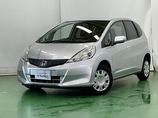 フィット Ｇ　Ｒカメラ　ＣＤ　ＥＴＣ　運転席／助手席エアバッグ　キーレスエントリーキー　ダブルエアバッグ　リアカメラ　メンテナンスノート　盗難防止システム　マニュアルエアコン　パワーステアリング　ＡＢＳ（10枚目）