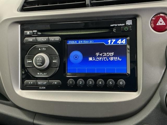 フィット Ｇ　Ｒカメラ　ＣＤ　ＥＴＣ　運転席／助手席エアバッグ　キーレスエントリーキー　ダブルエアバッグ　リアカメラ　メンテナンスノート　盗難防止システム　マニュアルエアコン　パワーステアリング　ＡＢＳ（11枚目）