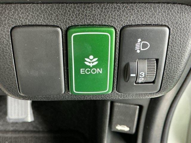 フィット Ｇ　Ｒカメラ　ＣＤ　ＥＴＣ　運転席／助手席エアバッグ　キーレスエントリーキー　ダブルエアバッグ　リアカメラ　メンテナンスノート　盗難防止システム　マニュアルエアコン　パワーステアリング　ＡＢＳ（20枚目）