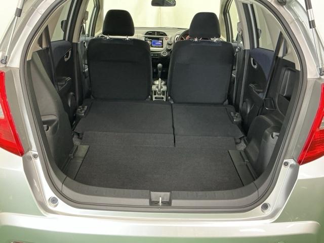 フィット Ｇ　Ｒカメラ　ＣＤ　ＥＴＣ　運転席／助手席エアバッグ　キーレスエントリーキー　ダブルエアバッグ　リアカメラ　メンテナンスノート　盗難防止システム　マニュアルエアコン　パワーステアリング　ＡＢＳ（22枚目）