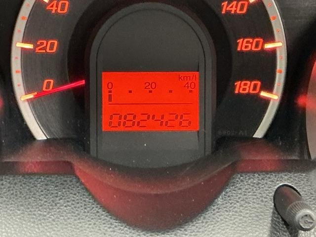 フィット Ｇ　Ｒカメラ　ＣＤ　ＥＴＣ　運転席／助手席エアバッグ　キーレスエントリーキー　ダブルエアバッグ　リアカメラ　メンテナンスノート　盗難防止システム　マニュアルエアコン　パワーステアリング　ＡＢＳ（26枚目）