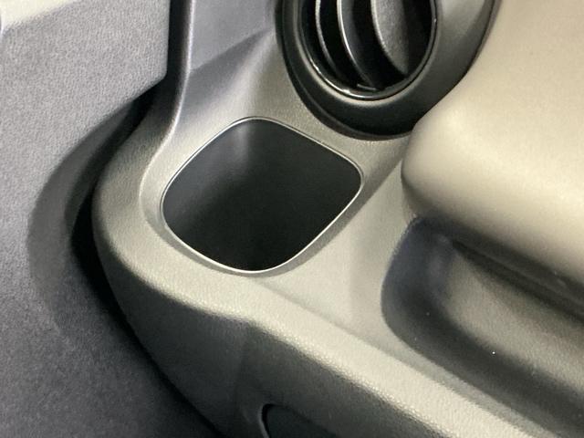 フィット Ｇ　Ｒカメラ　ＣＤ　ＥＴＣ　運転席／助手席エアバッグ　キーレスエントリーキー　ダブルエアバッグ　リアカメラ　メンテナンスノート　盗難防止システム　マニュアルエアコン　パワーステアリング　ＡＢＳ（42枚目）